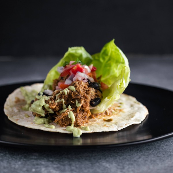 Tacos de pollo y porotos negros